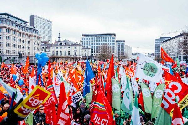 Stop de blinde besparingen: Europese betoging in beeld