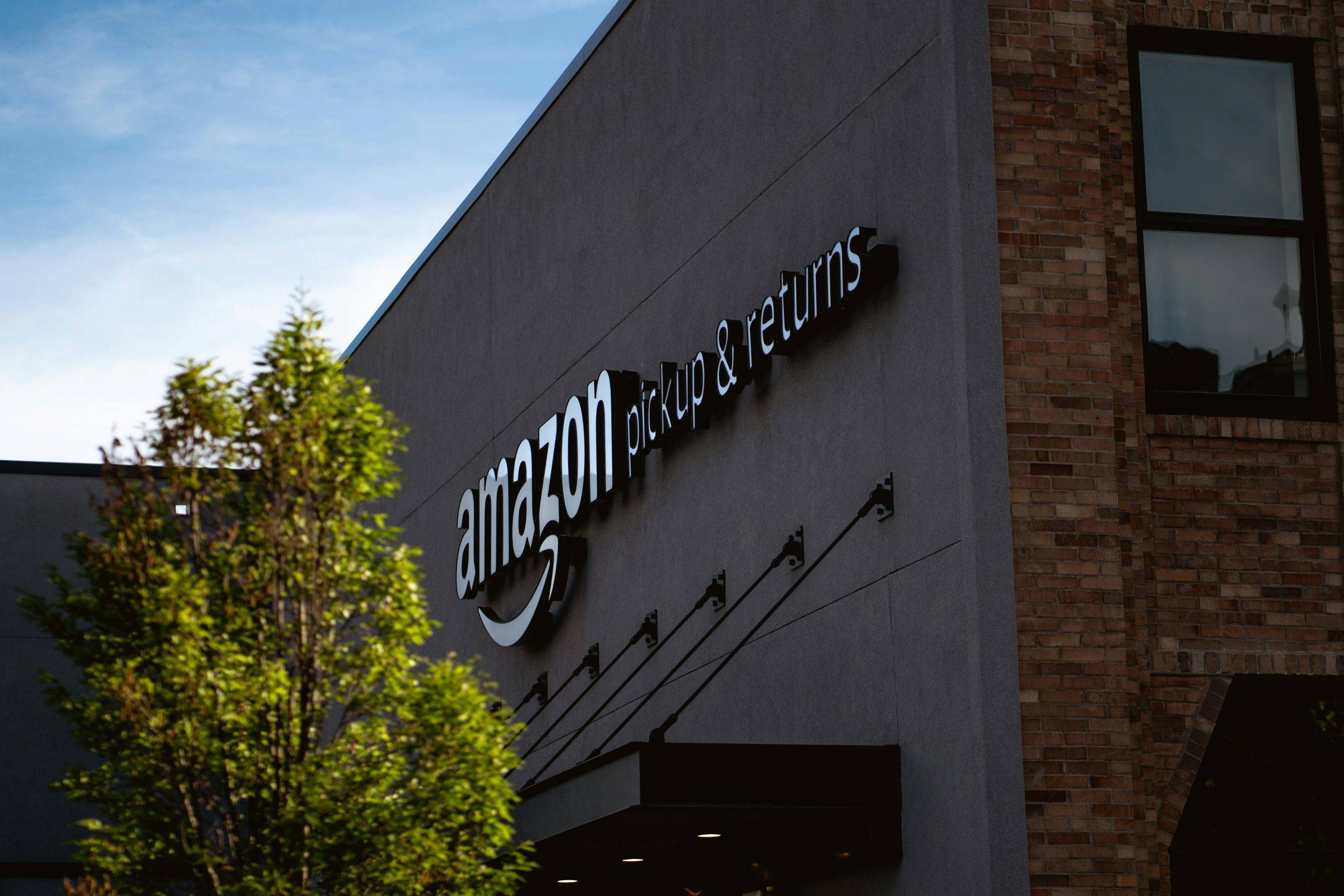 BTB breekt als enige vakbond de deur van het sociaal overleg bij Amazon open