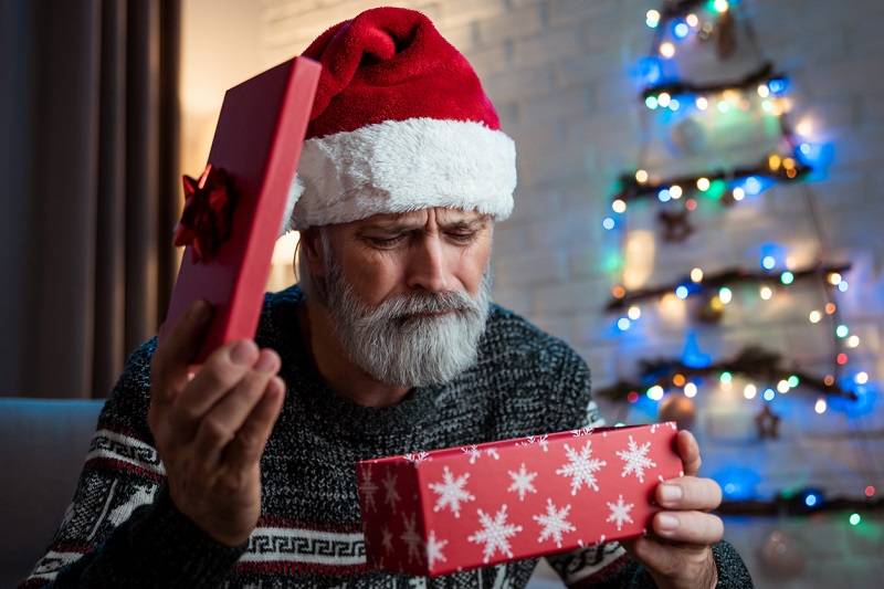 Fopcadeaus onder de kerstboom